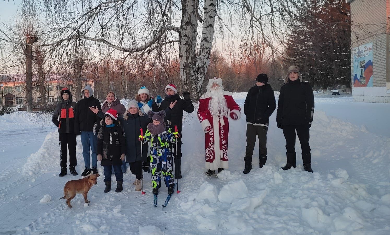 Зимние забавы»: в Краснознаменском дети на свежем воздухе играли в  подвижные игры — «Земля Самойловская», новости Самойловского района