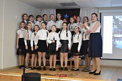 В Самойловской средней школе состоялся гала-концерт «К подвигам героев песней прикоснись!»
