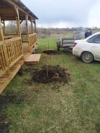 В Низовке продолжают благоустраивать территорию вблизи сельского кладбища