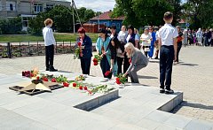 Минутой молчания самойловцы почтили память погибших в годы Великой Отечественной войны