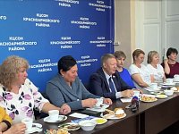 Панков поздравил социальных работников с профессиональным праздником