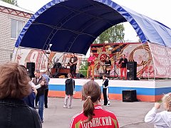 Перед сельчанами выступили артисты из Москвы