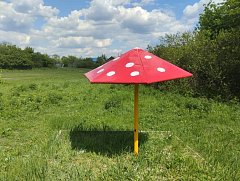 В Новомихайловке жители села благоустроили детскую площадку