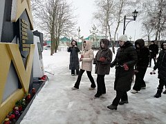 Самойловцы почтили память воинов - интернационалистов