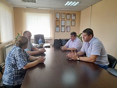 Депутат областной Думы  помогает решать вопросы