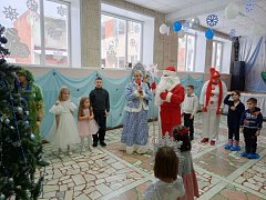 В РЦДК прошло новогоднее представление для детей участников СВО