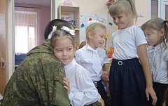 Защитник Отечества посетил детский сад