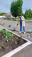 В Краснознаменском разбиты клумбы Победы