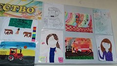 Дети нарисовали профессии своих родителей