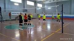 В "Молодежном" прошел новогодний турнир по волейболу