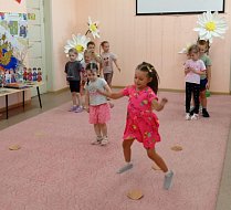 Дошкольники не теряют время даром, укрепляют свое здоровье