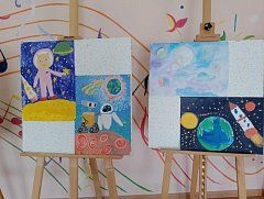 В Детской школе искусств с. Святославки проходит выставка«Вперед к звездам!»