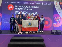 Спортсменки Самойловской ДЮСШ участвовали во Всероссийских соревнованиях по спортивной борьбе