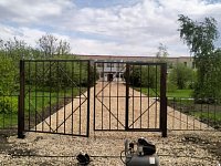 В Николаевке сделали ограждение около школы