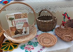 Жители Хрущевки узнали о «плетёных чудесах»
