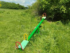 В Новомихайловке жители села благоустроили детскую площадку