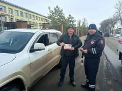 В Самойловском районе госавтоинспекторы напомнили пешеходам и автолюбителям правила безопасного поведения на дороге