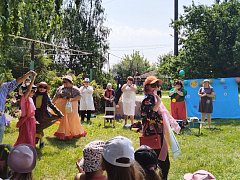 В Святославке прошел театрализованный праздник «Книжная улыбка лета»