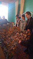 Школьники из Благовещенки учились плести маскировочные сети