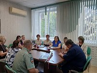 Глава Самойловского муниципального района М.А. Мельников провел встречу с членами семей погибших участников СВО