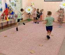 Дошкольники не теряют время даром, укрепляют свое здоровье
