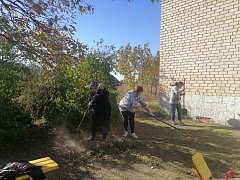 В Полтавке дружно провели субботник