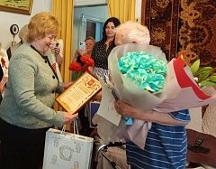 С Днем Победы поздравили труженика тыла В.В. Волохова
