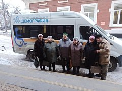 Пенсионеры проходят диспансеризацию в районной больнице