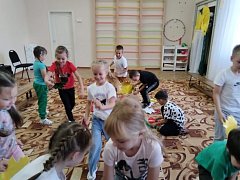 В «Знайке» поиграли в «Краски осени»