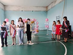 Полтавские школьники попрощались с начальной школой