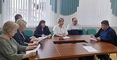 Глава Самойловского района провел личный прием участников СВО и их семей.