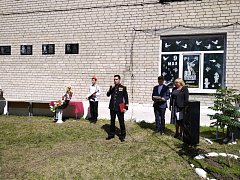Памяти героя в Садовом открыли мемориальную доску