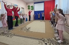 «Первые» побывали в гостях у дошкольников из «Ромашки»