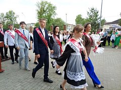 В добрый путь, выпускники!