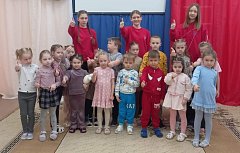 «Первые» побывали в гостях у дошкольников из «Ромашки»