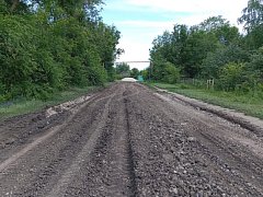 В Низовке ремонтируют участок дороги