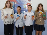 Полоцкие школьники сделали обереги для бойцов СВО