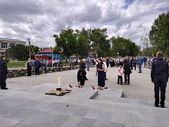 В День памяти и скорби в в р.п. Самойловке прошел митинг у стелы "Вечная слава. Вечная память"