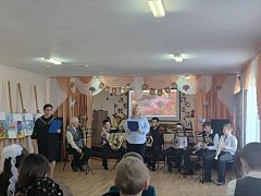 «День Победы – праздник всех народов!»: в ДШИ с. Святославки прошел праздничный концерт