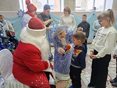 В РЦДК прошло новогоднее представление для детей участников СВО