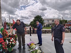 В День памяти и скорби в в р.п. Самойловке прошел митинг у стелы "Вечная слава. Вечная память"