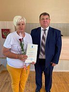 Награждены лучшие работники социальной службы Самойловского района