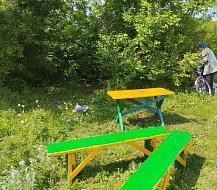 В Новомихайловке жители села благоустроили детскую площадку