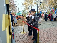 В Самойловке открыт памятник героям-землякам