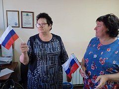 Работники Красавского СДК провели акцию «Флаги России» 
