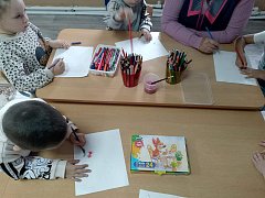 Дошкольники из Благовещенки приготовили рисунки для бойцов
