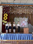 В Святославской школе прошёл праздничный концерт