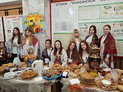 На главной площади р.п. Самойловки прошло яркое и веселое гулянье – праздник «Широкая Масленица»