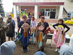 В Самойловке прошел фестиваль сказок и пирогов