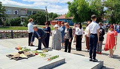 Минутой молчания самойловцы почтили память погибших в годы Великой Отечественной войны